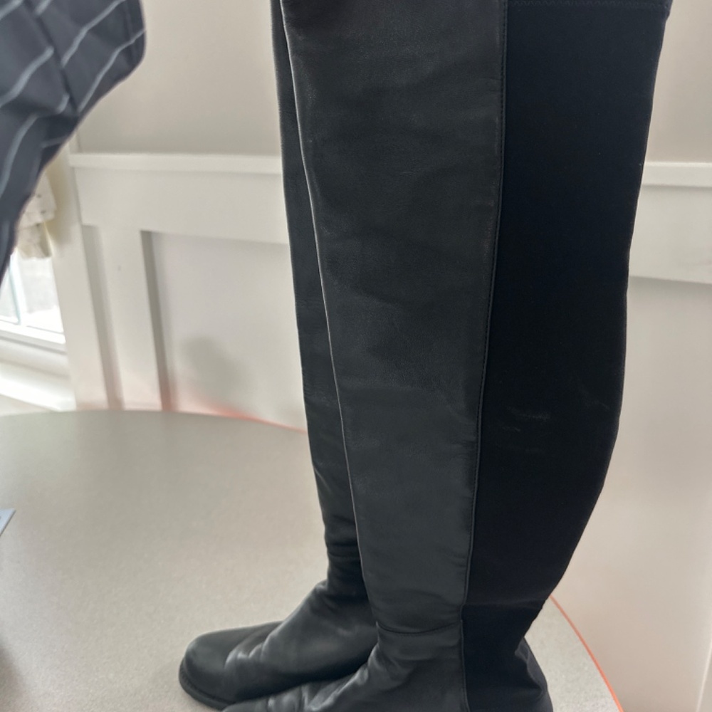 Stuart Weitzman - Picture 2 of 4